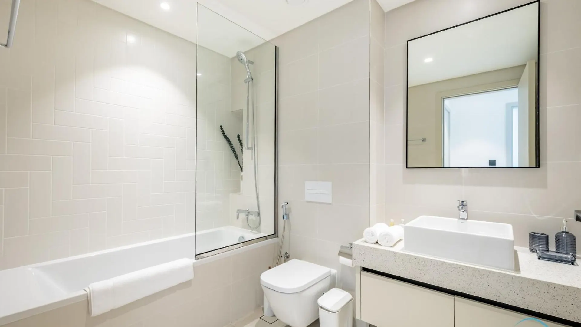 Charming 1Br Apartment At Marina Vista Tower 2 Emaar Beachfront Dubai Marina By Deluxe Holiday Homes 0*,