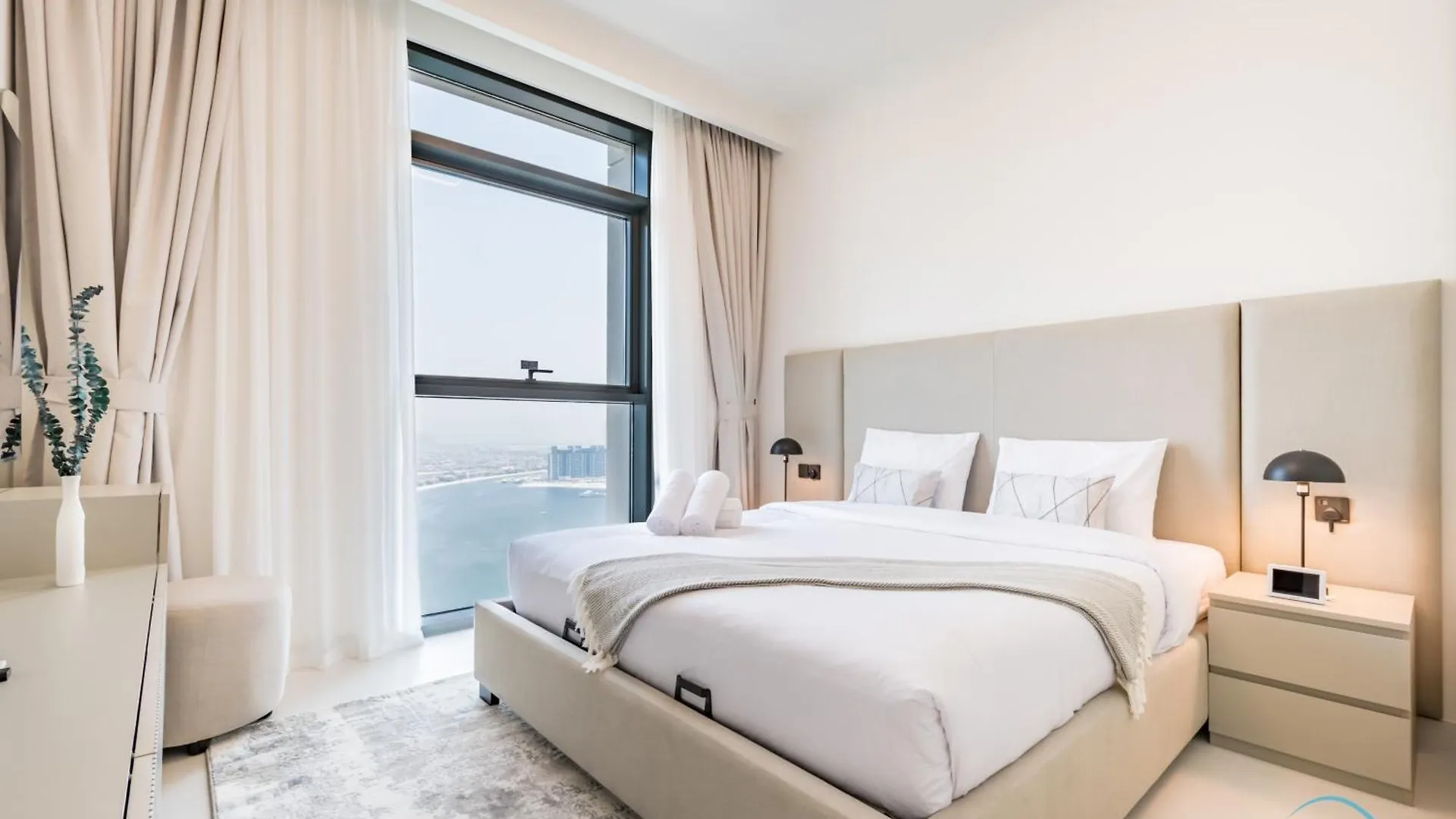 Charming 1Br Apartment At Marina Vista Tower 2 Emaar Beachfront Dubai Marina By Deluxe Holiday Homes