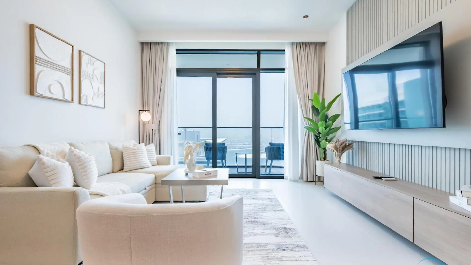 Charming 1Br Apartment At Marina Vista Tower 2 Emaar Beachfront Dubai Marina By Deluxe Holiday Homes United Arab Emirates