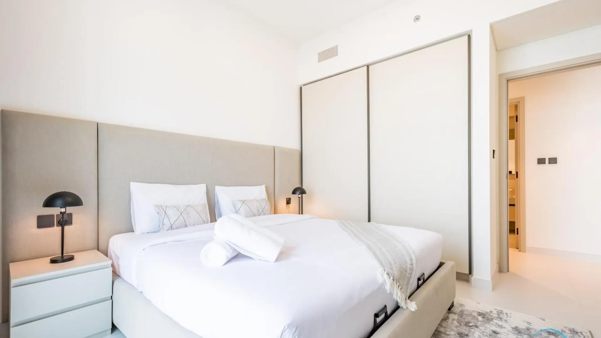 Charming 1Br Apartment At Marina Vista Tower 2 Emaar Beachfront Dubai Marina By Deluxe Holiday Homes